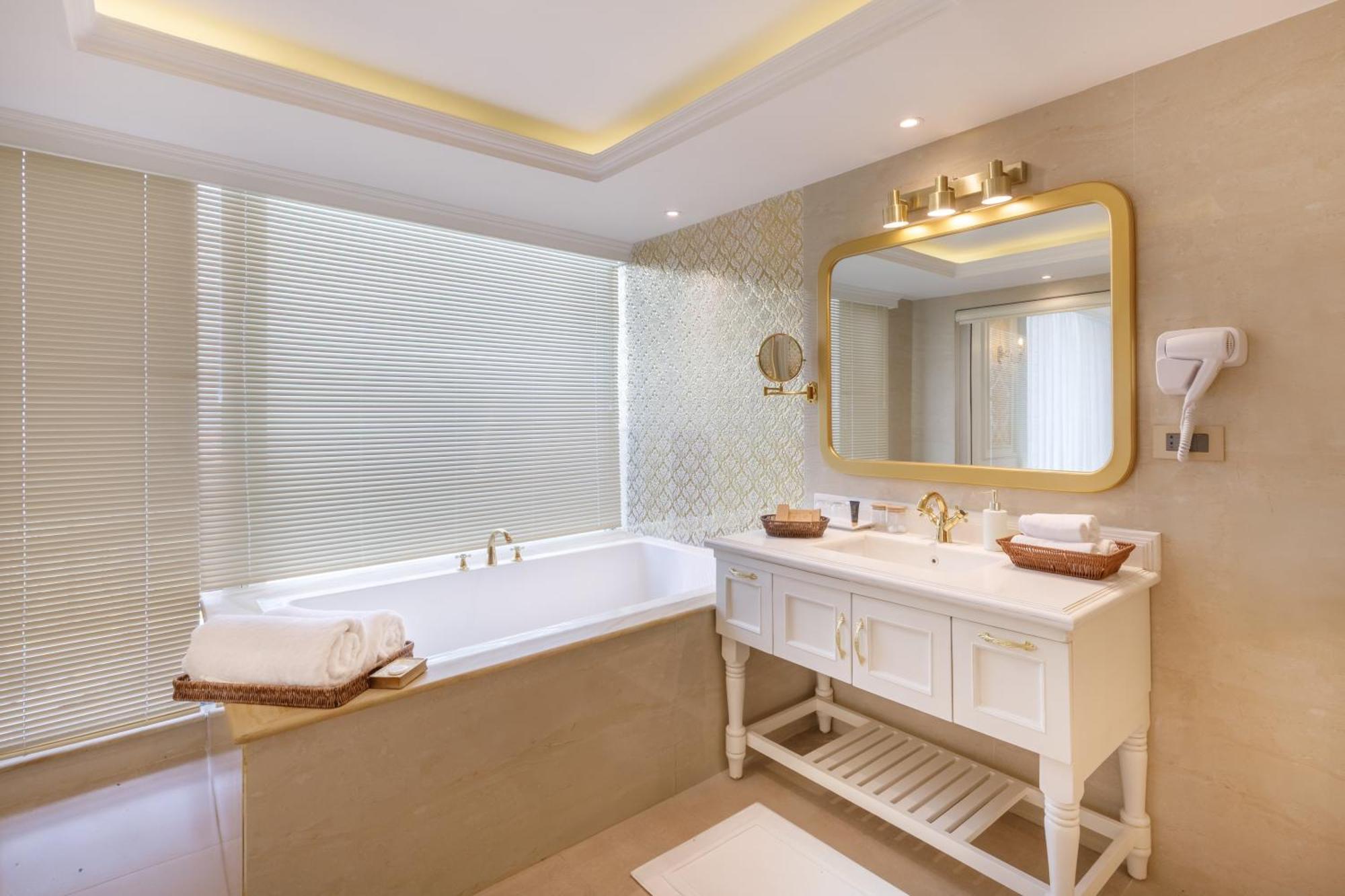 Le Glamour Resort & Wellness Spa Pokhara Eksteriør billede
